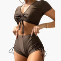 Kobiece bikini w zestawie z dekoltem w serek i topem bez pleców